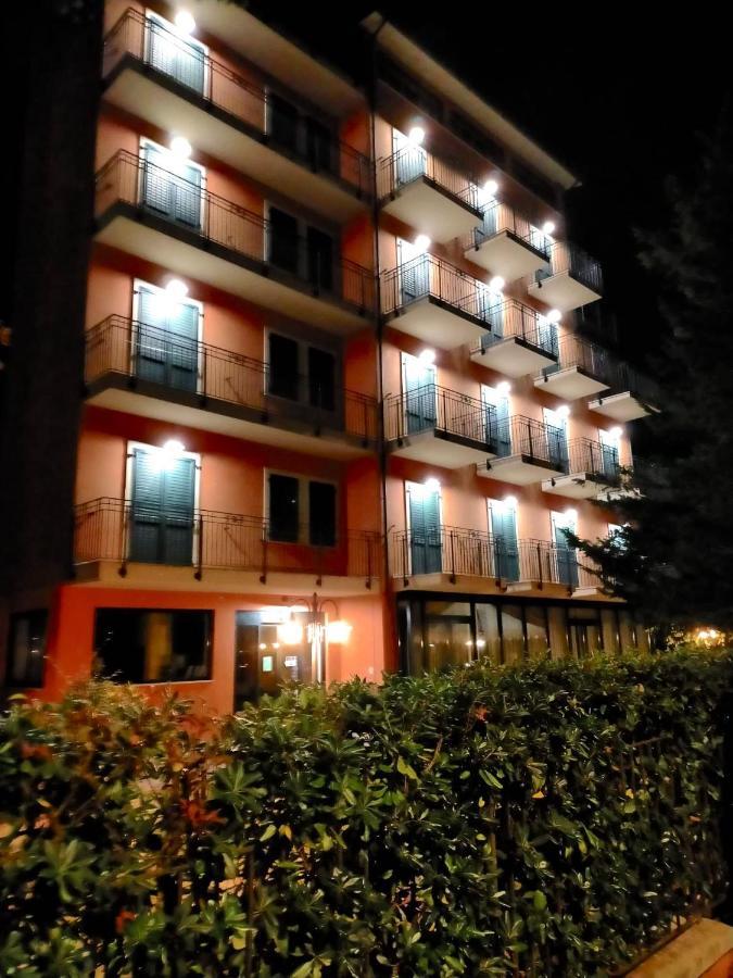 Hotel B&B Des Bains Milano Marittima Extérieur photo